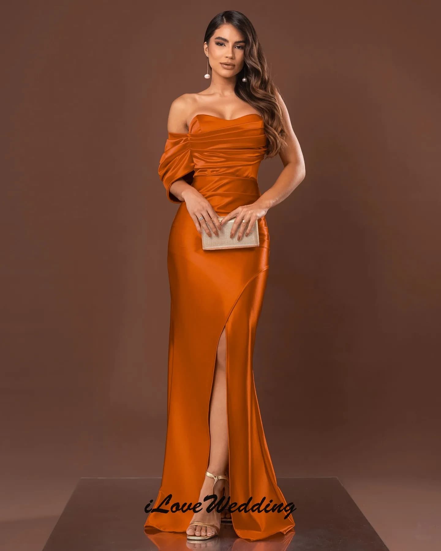 Abiti da sera senza spalline arancioni al tramonto con spalle scoperte Abito da cerimonia nuziale a sirena increspato per donna in raso elegante personalizzato