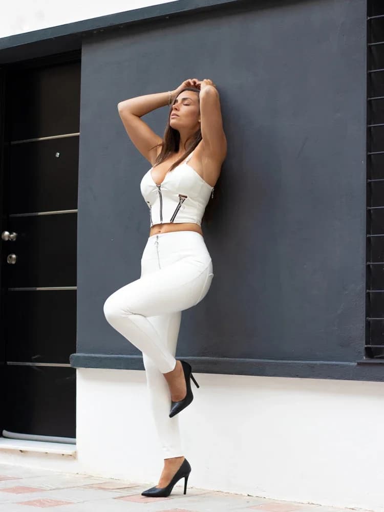 Shascullfites Leggings in high waist white leather and short top with ring zip Complete in 2 pieces for woman Sexy disco look