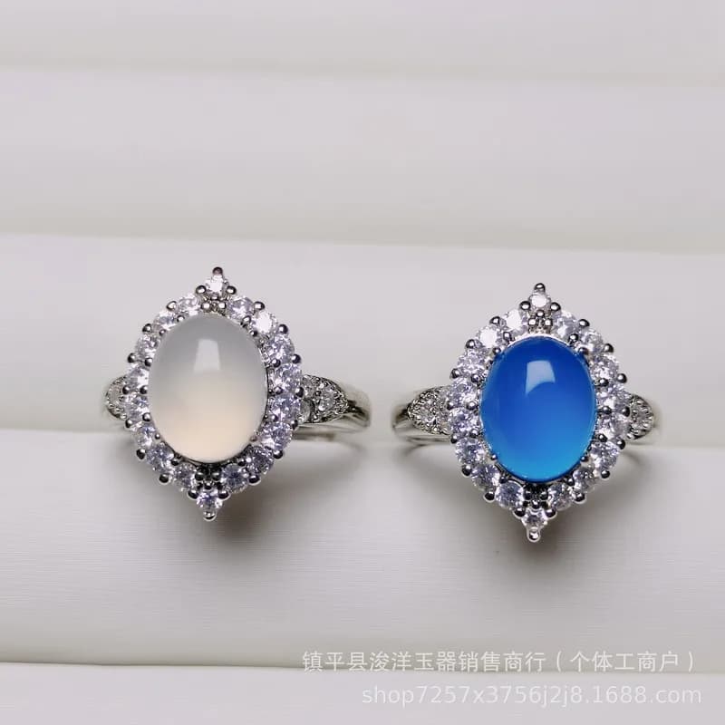 Ice-type silver-plated ring inlaid with emerald green chalcedony, light luxury fashion white agate jade ring