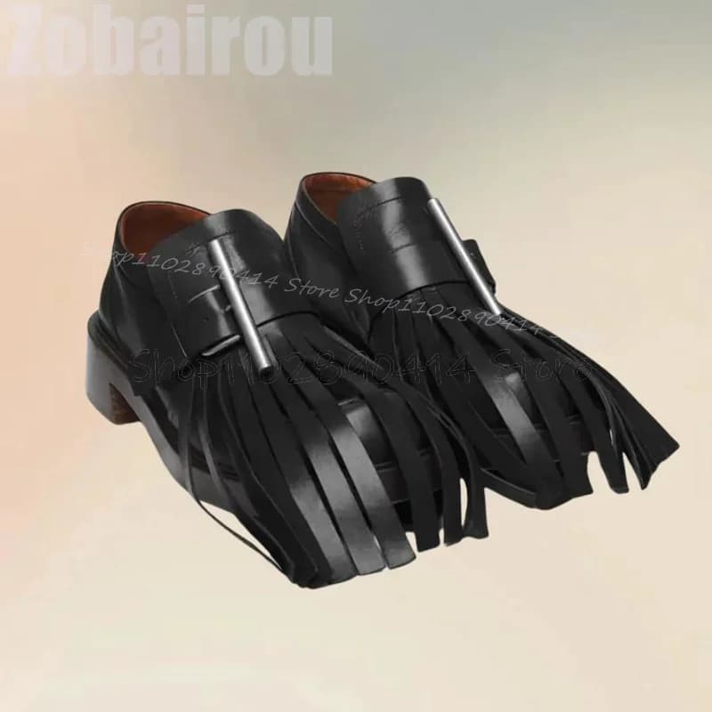 Mocassini da uomo con punta tonda e decorazioni in nappa nera, in metallo, alla moda, slip-on, di lusso, fatti a mano, per feste, banchetti, ufficio, scarpe casual da uomo