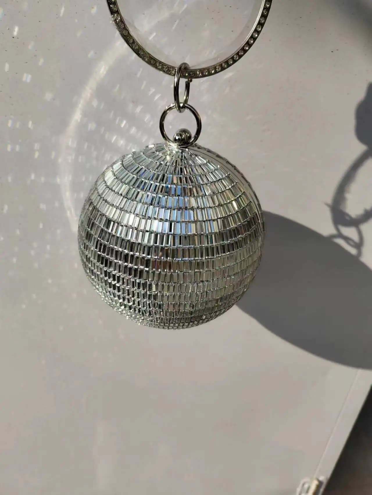 2025 Borsa di fascia alta Argento Specchio da discoteca Palla riflettente Borsa da festa piccola Borsa da sera Borsa a mano per le donne Festa