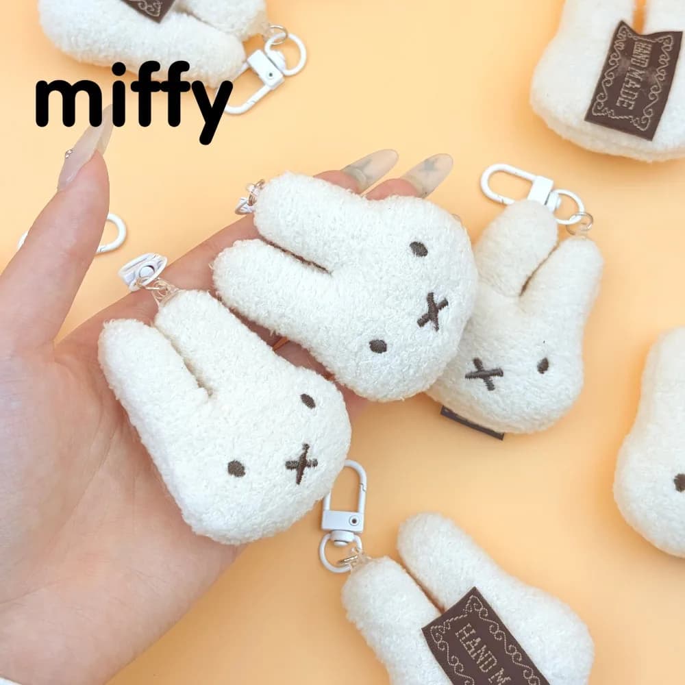 Portachiavi Peluche Coniglio Miffy Kawaii, Morbido Ciondolo a Forma di Coniglietto Imbottito, Accessorio Carino per Zaino o Borsa, Regalo di Compleanno per Ragazze