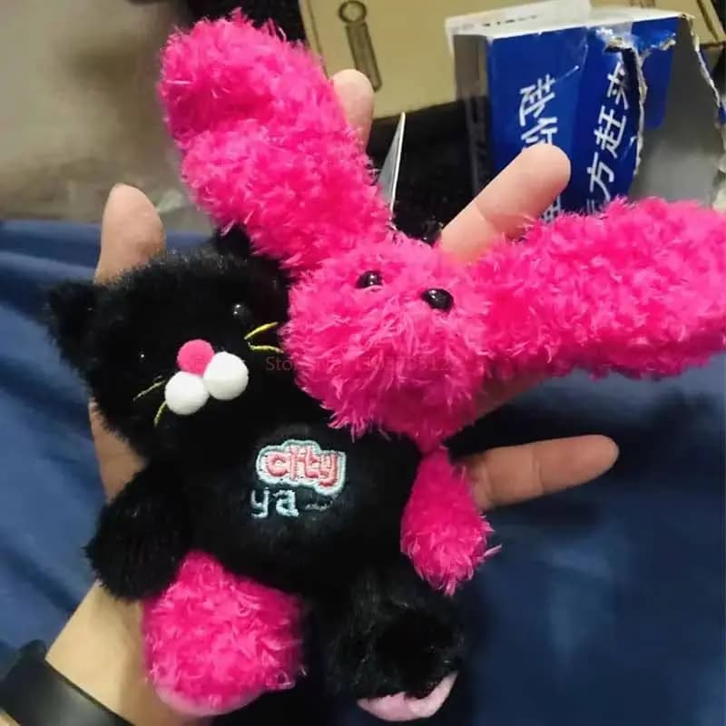 Simpatico cartone animato Anime giocattoli di peluche gatto coniglio bambola coppia di fascia alta zaino pendenti modelli decorativi di nicchia animali di peluche