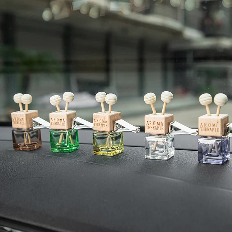 Exit air for cars Perfume pendant hanging fragrance Deodorant for environments Empty glass perfume diffuser bottle