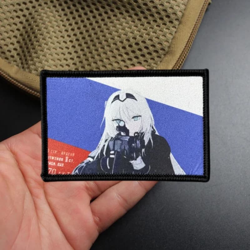 Toppa anime di bellezza sui vestiti Distintivo morale tattico Stampa Ragazza Pistola Bracciale Gancio Anello Toppe militari Adesivo per zaino