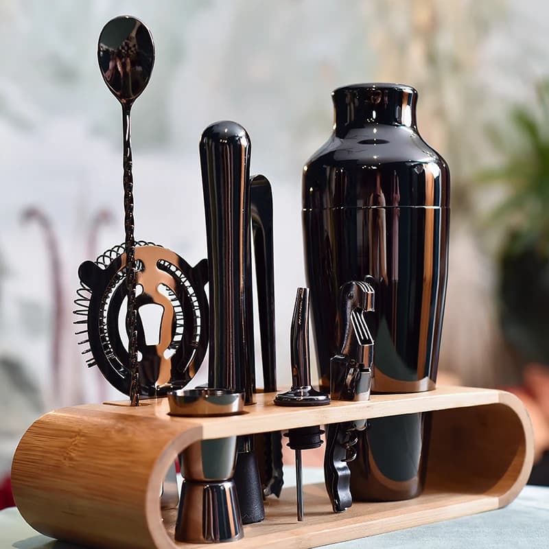 Set di shaker per cocktail in acciaio inossidabile in stile francese con strumenti di miscelazione per barra di supporto in legno per lounge e uso domestico