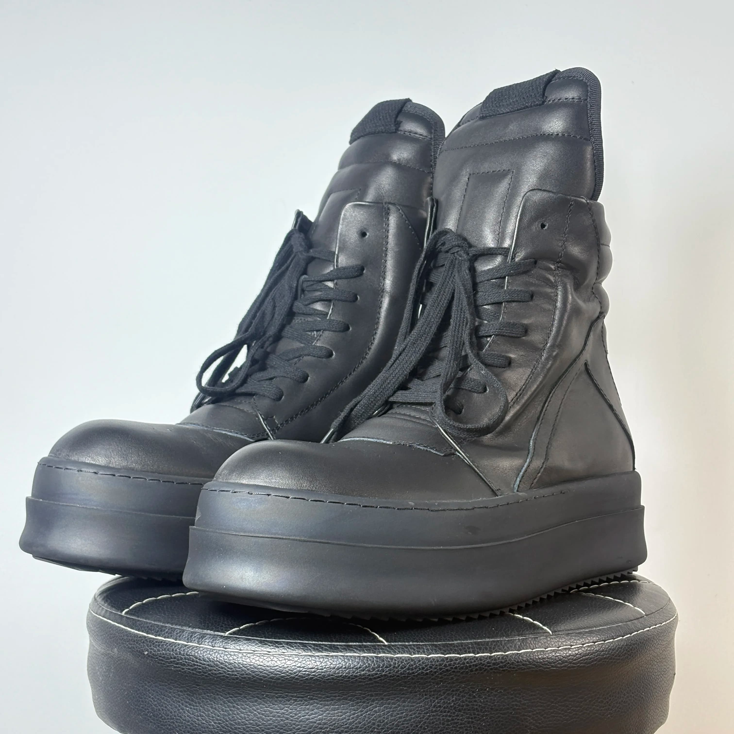 Scarpe da ginnastica alte da uomo con plateau in pelle bianca, design vintage, stivali casual con cerniera e lacci di lusso per scarpe da donna