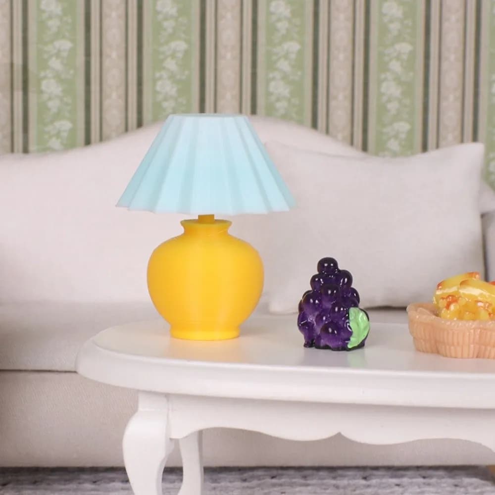 Lampada da Scrivania in Miniatura 1:12 per Casa delle Bambole, Modello di Lampada da Studio con Motivi Simulati, Ornamento Luminoso per Micro Scene