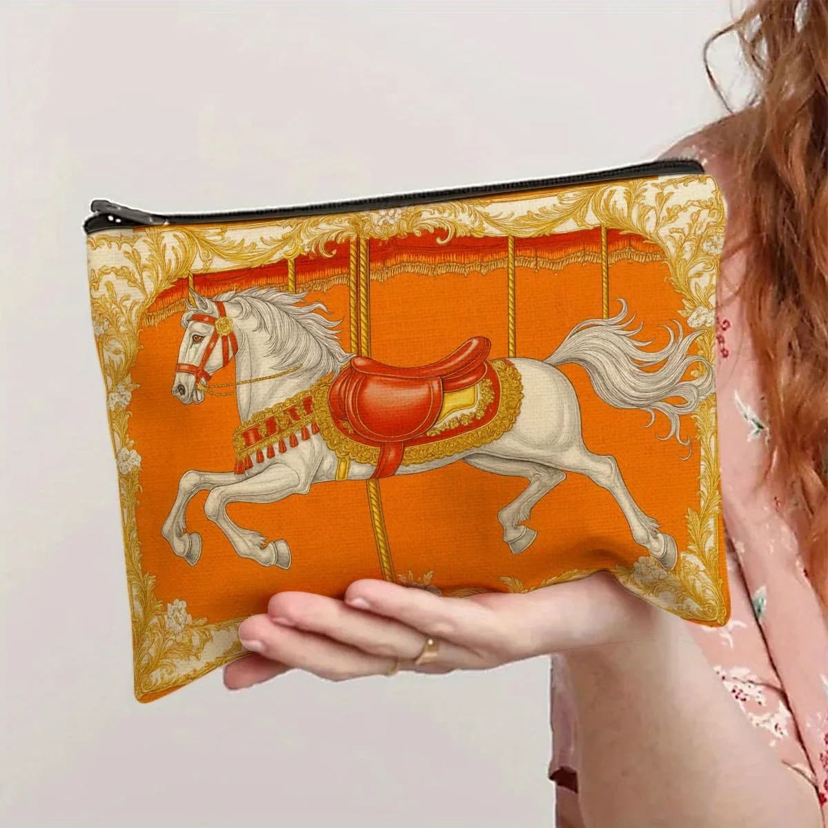 Una splendida borsa per il trucco con cavallo in legno: simpatica custodia multifunzionale con cerniera per donna, borsa per riporre gioielli