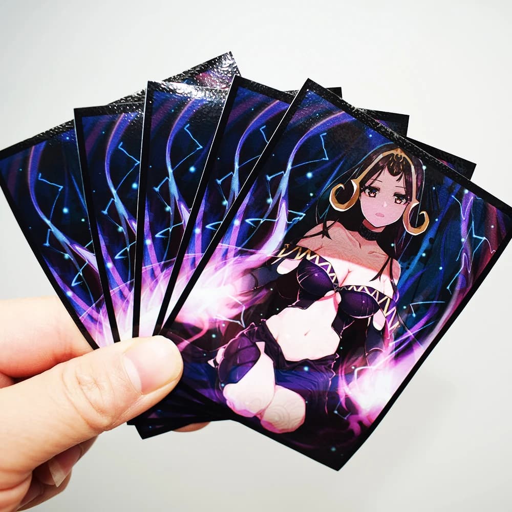 100 pezzi maniche di carta dea opaca giochi da tavolo Ultimate carte da gioco esterne Protector tarocchi Shield copertura magica della carta PKM 66x91MM