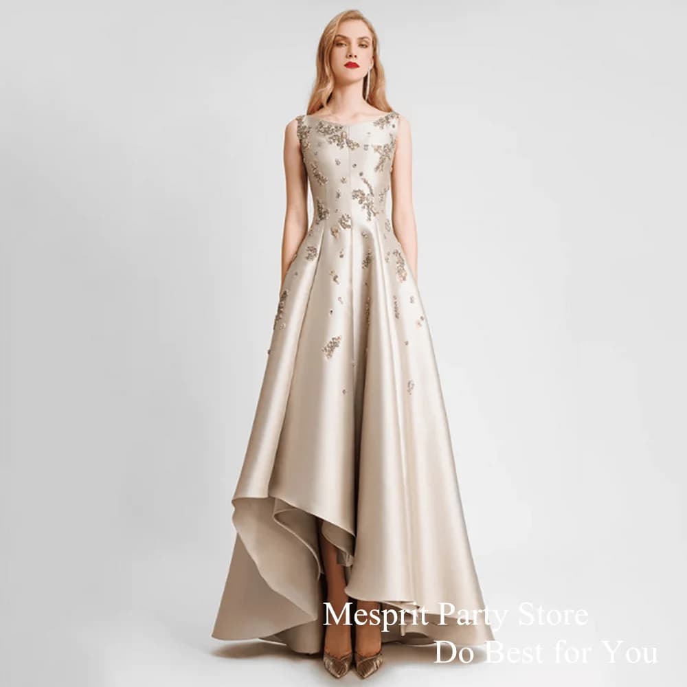 Abito da ballo champagne personalizzato scoop senza maniche con perline pietre una linea abito da sera in raso Hi-lo per donna abito da festa damigella d'onore