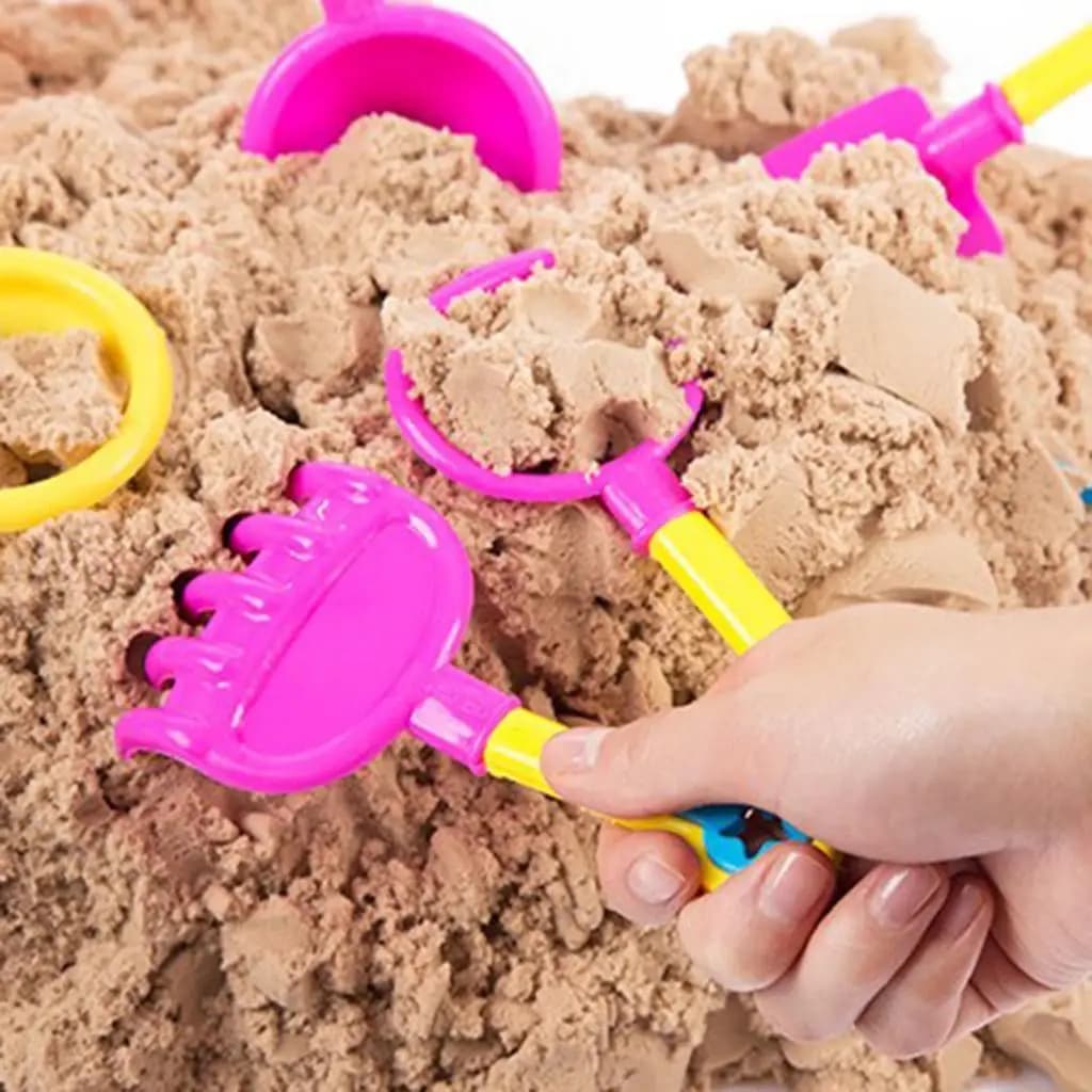 Set di 9 Giocattoli da Spiaggia per Bambini con Secchio, Paletta, Rastrello, Spruzzatore e Kit di Attrezzi per Bambini e Bambine