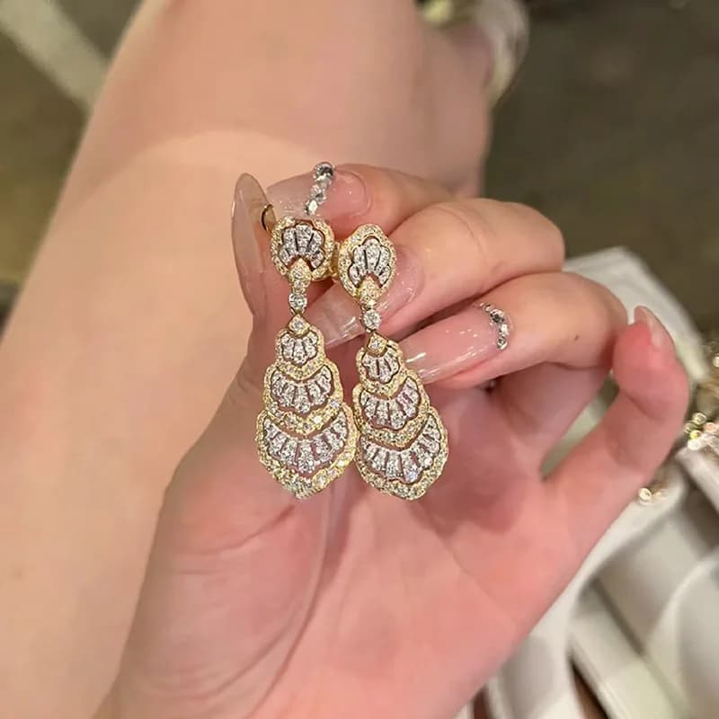 Sparkling classic fan-shaped water droplet earrings for women long tassel retro and high-end earring female charms jewelry