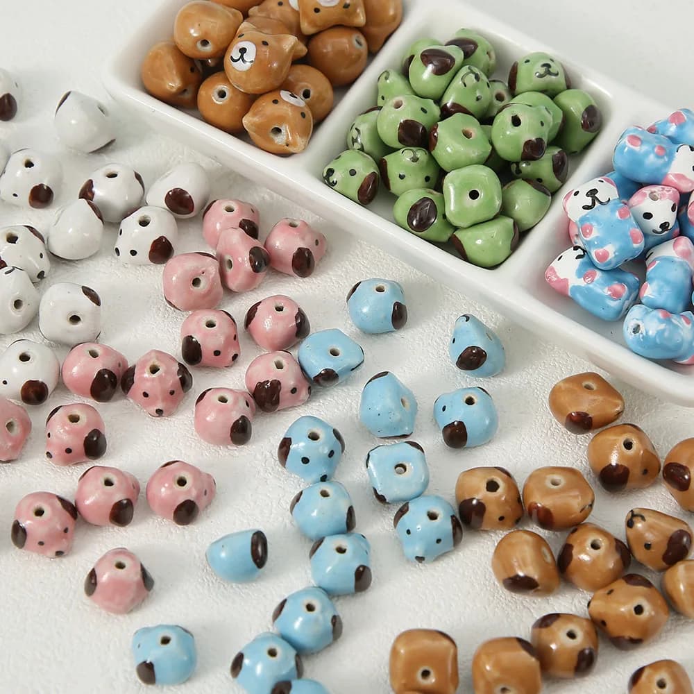 10 pezzi di ceramica per cani carini per la creazione di gioielli, perline di orsi colorati disegnati a mano, collane, braccialetti, forniture artigianali fai da te