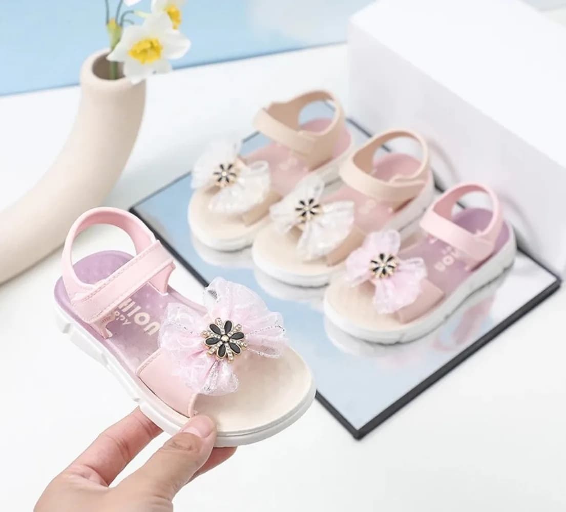 Sandali per Bambine Estate 2026 in Pelle PU Morbida, Antiscivolo con Fiocco, Scarpe da Spiaggia Piatte Stile Principessa