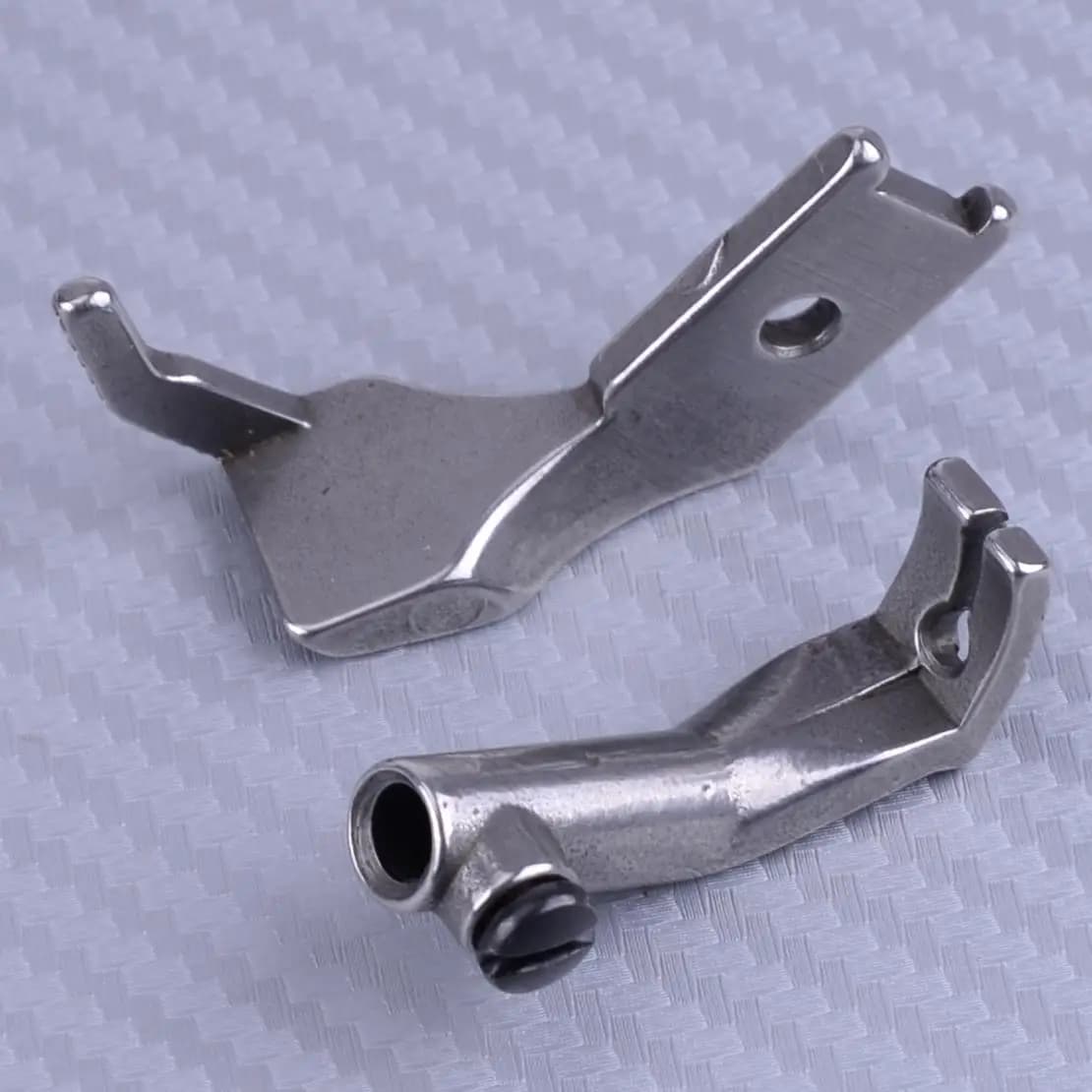 2pcs 4mm Single Left Toe Walking Presser Feet Foot Kit 40474-4 40475-4 Fit For Pfaff 145 146 195 335 540 545 1240 1245