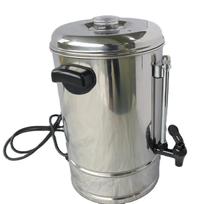 Caffettiera elettrica con attrezzatura a buffet per servire latte e acqua