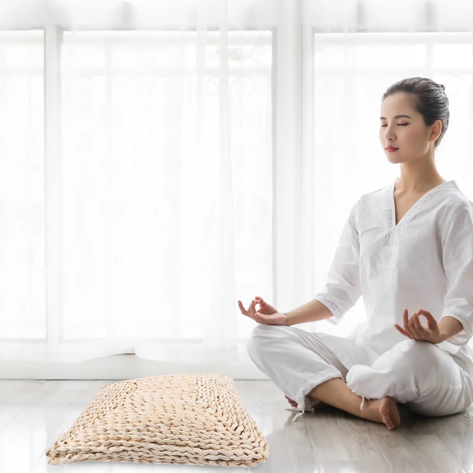 Japanese Style Thickened Woven Sitting Cushion Handwoven Natural Fiber Floor Mat for Home Office Bedroom Dining Room Meditation