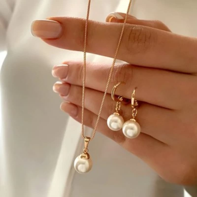 Set di 3 Pezzi: Collana con Ciondolo a Catena e Perle Imitate, Orecchini, Gioielli da Donna per Uso Quotidiano e Feste
