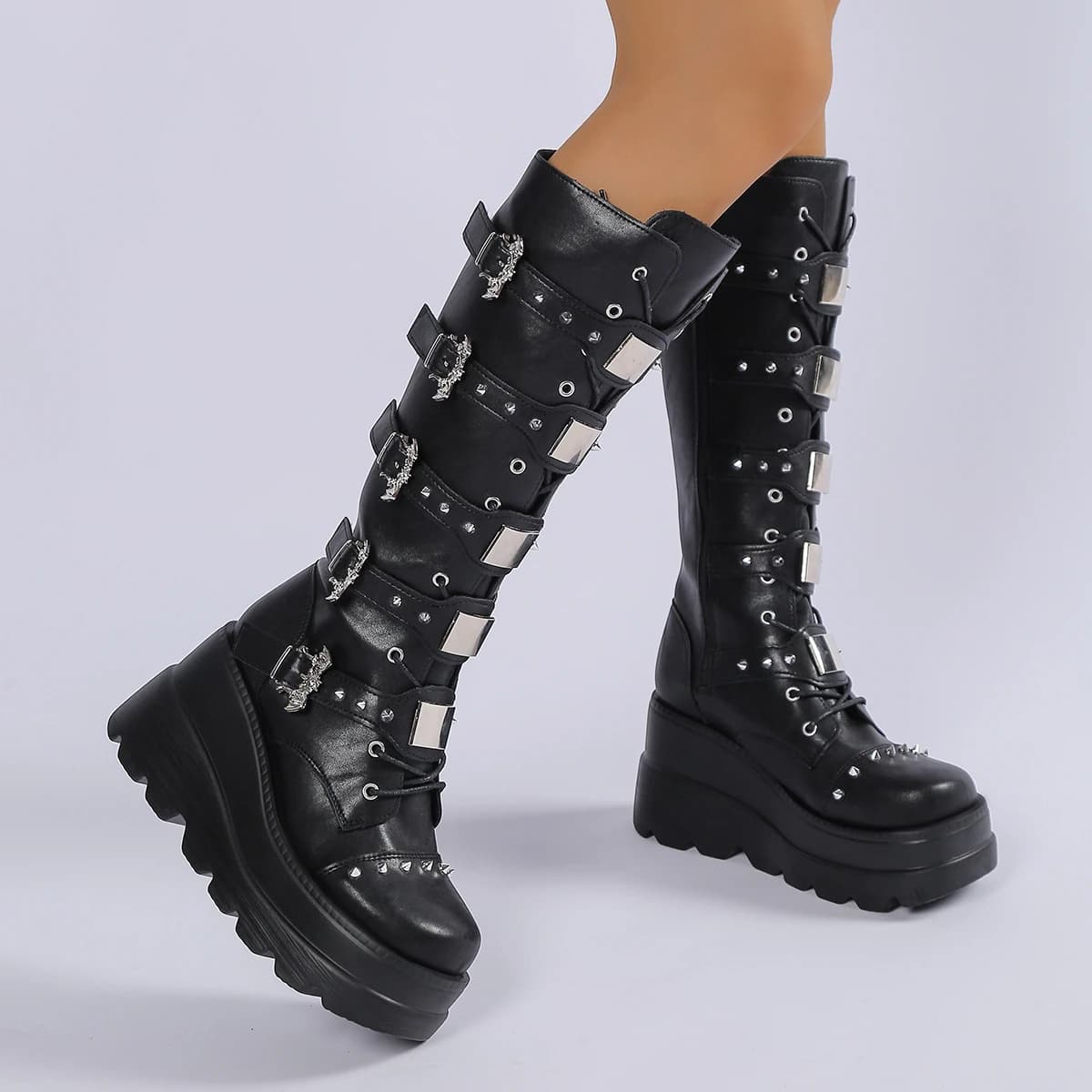 New Women's Gothic Platform Boots Fashion Rivets with Buckle Punched Hedges High heels Women's Boots Party Street Cosplay Women's Gothic Shoes