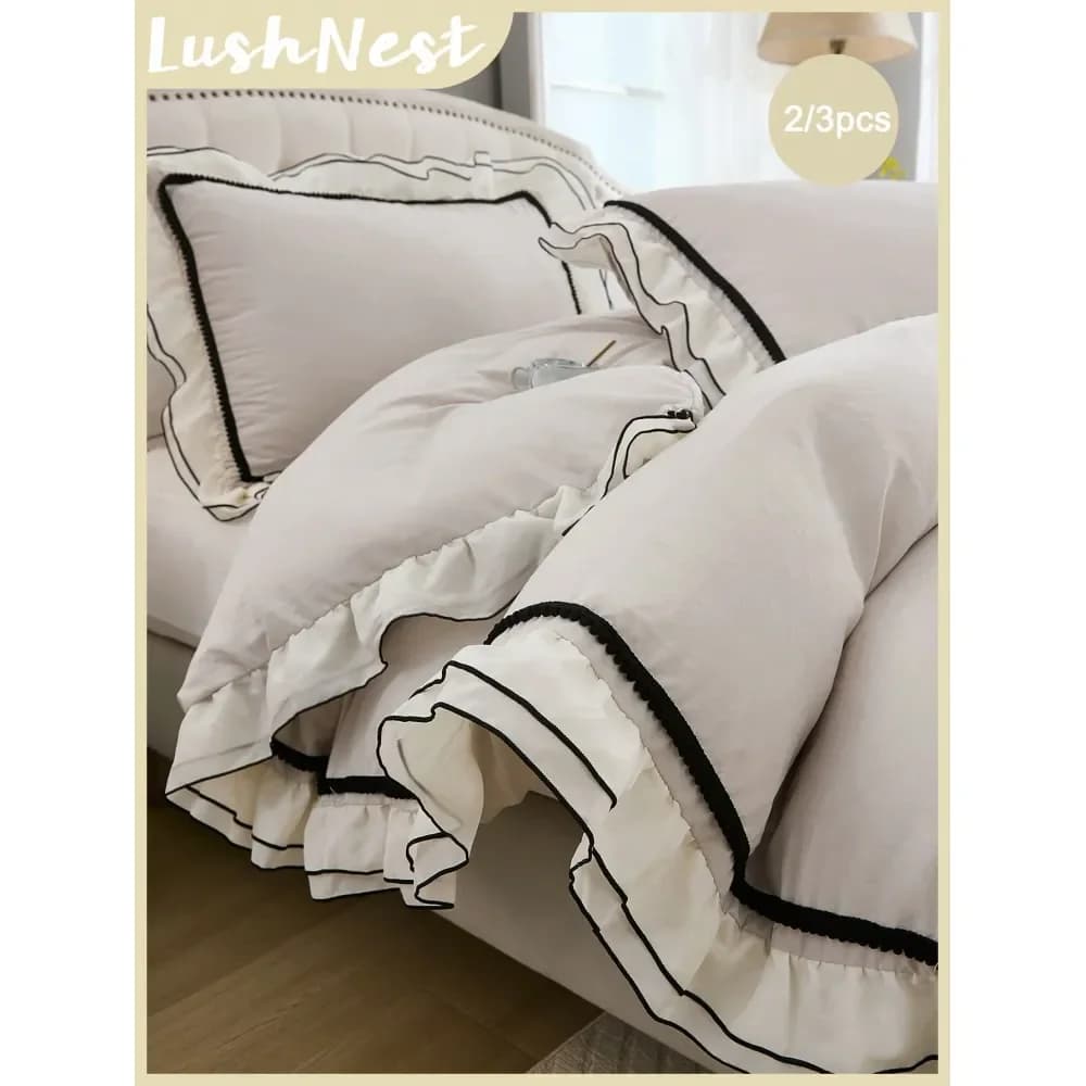 Set di biancheria da letto 3 pezzi beige grigio tinta unita con pompon in finta pelliccia nera e volant nero a doppio strato, include 1 copripiumino e 2 cuscini