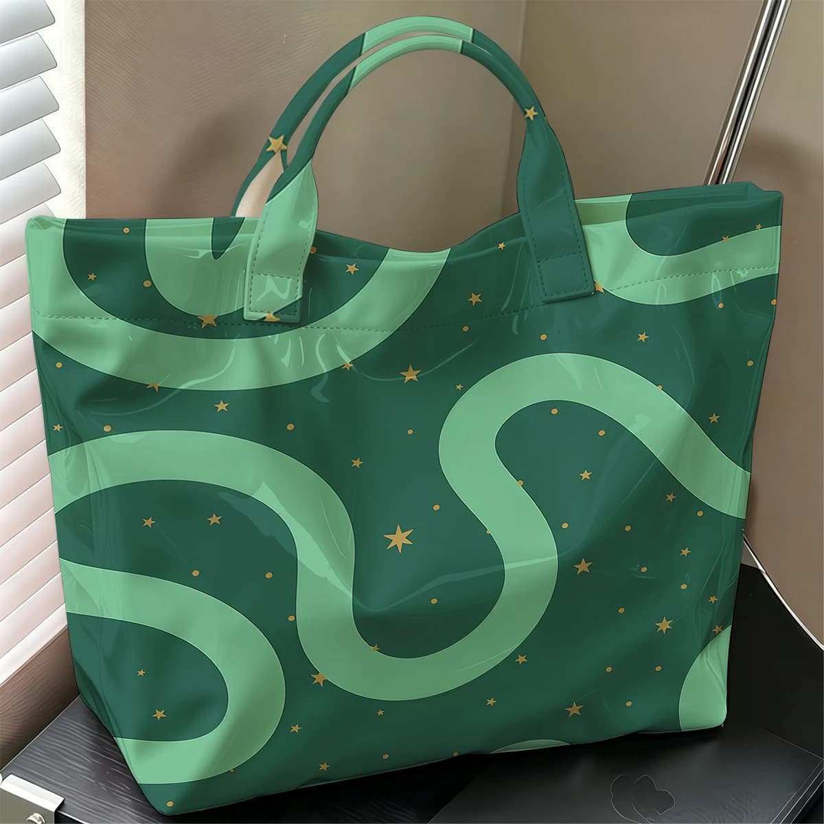Light Green Curved Star Hot Sale Large Glossy PVC Tote Bag Hand Washable Waterproof for Travel Commute Makeup Storage Handbags