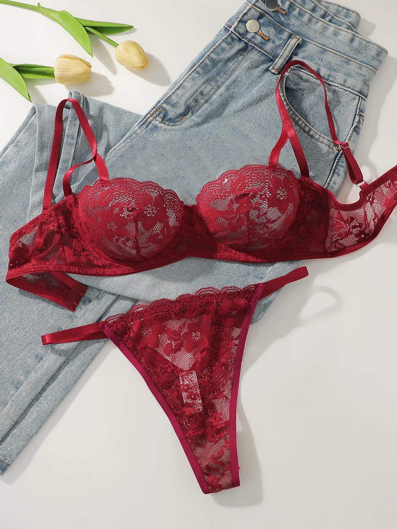 Set reggiseno sexy in pizzo rosso con ferretto senza imbottitura push up bralette profonda e mutandine perizoma per donna lingerie di San Valentino