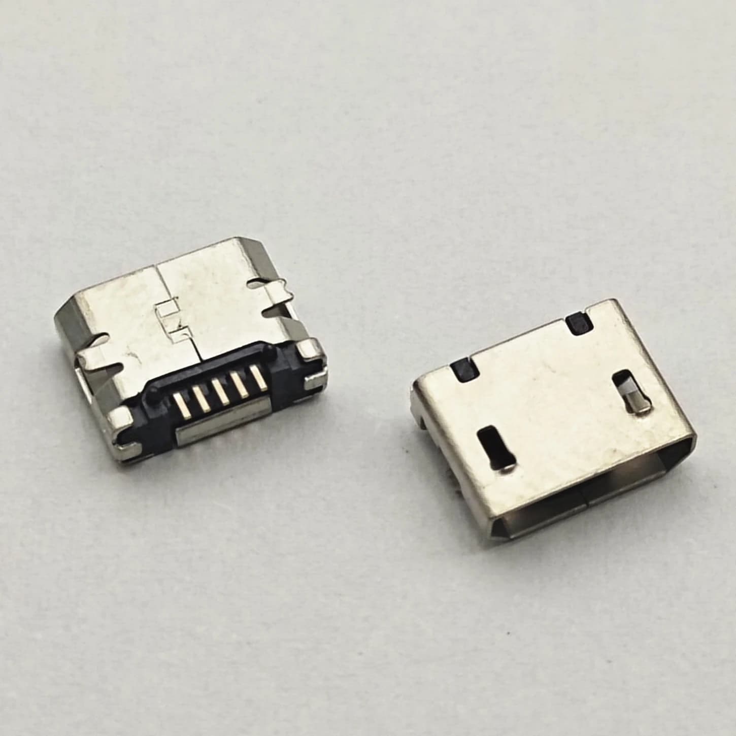 100 connettori Micro USB SMD femmina, senza contatti laterali, a bocca piatta, 5 pin, a spillo corto, per porta dati e ricarica di telefoni cellulari