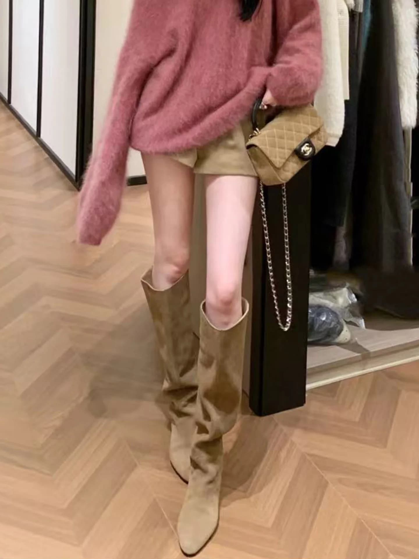 Stivaletti dimagranti in velluto a tubo alto Stivali da donna Autunno Inverno Colore cachi Stivali da cavaliere a tubo lungo con rialzo interno