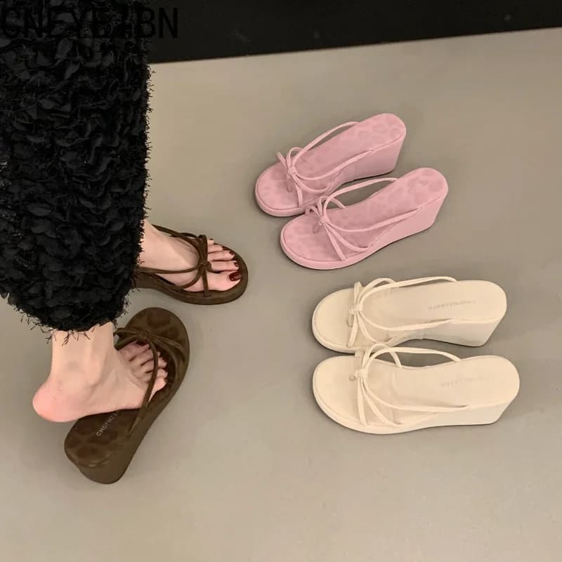 2026 Summer Leopard Women Flip Flops Comfort Clip Toe Wedge Heel Slippers Ladies Outdoor Daily Wear Vacation Dress Slides