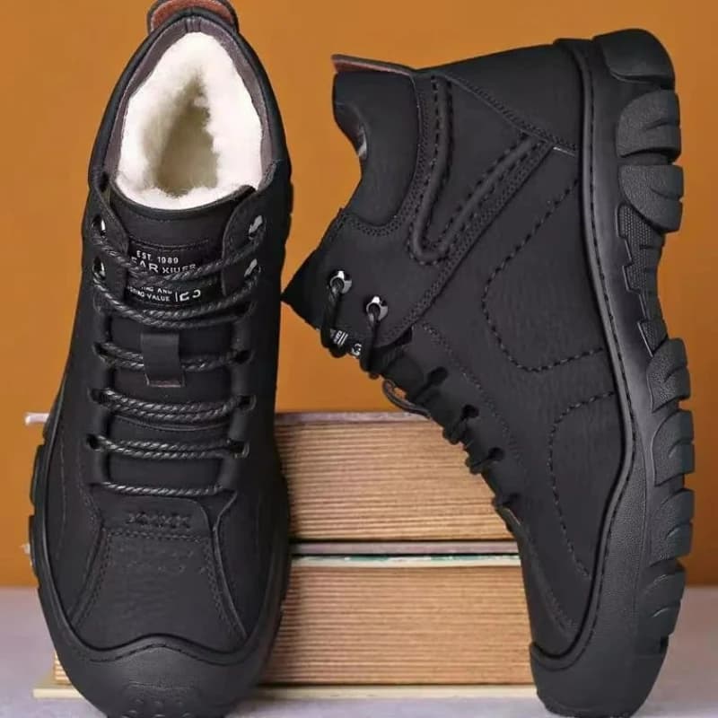Men's Boots Stringed Boots New Winter Plush Men's casual shoes Non-slip warm cotton work boots Outdoor high men's snow boots