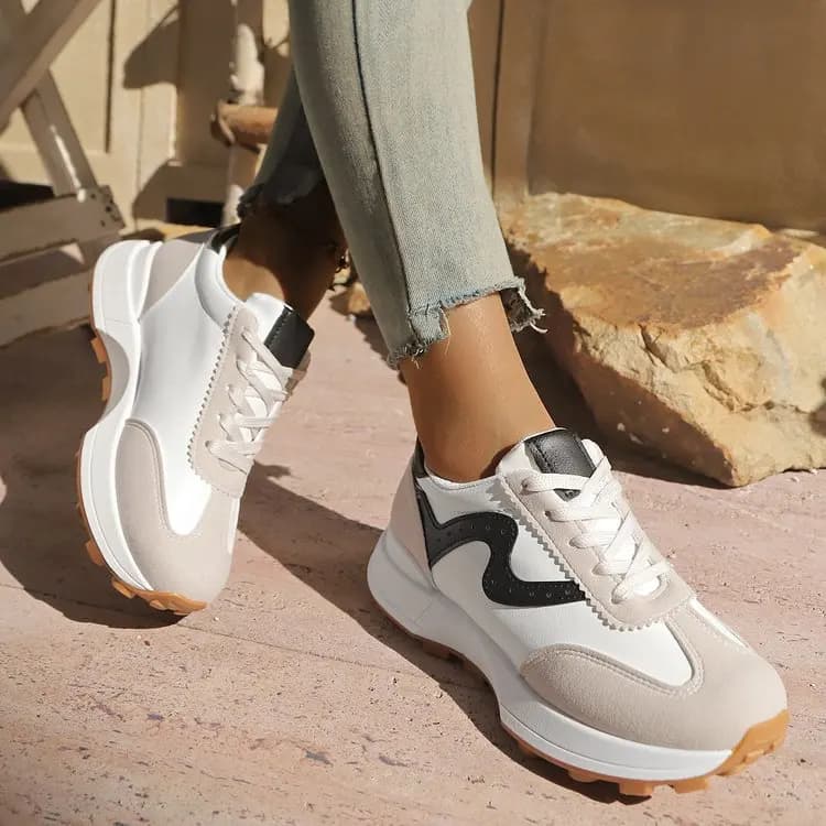 Spring Autumn Women's Large Size Thick Sole Non-Slip Wear-Resistant Sports Shoes 2026 New Lace Design Walking and Running Shoes