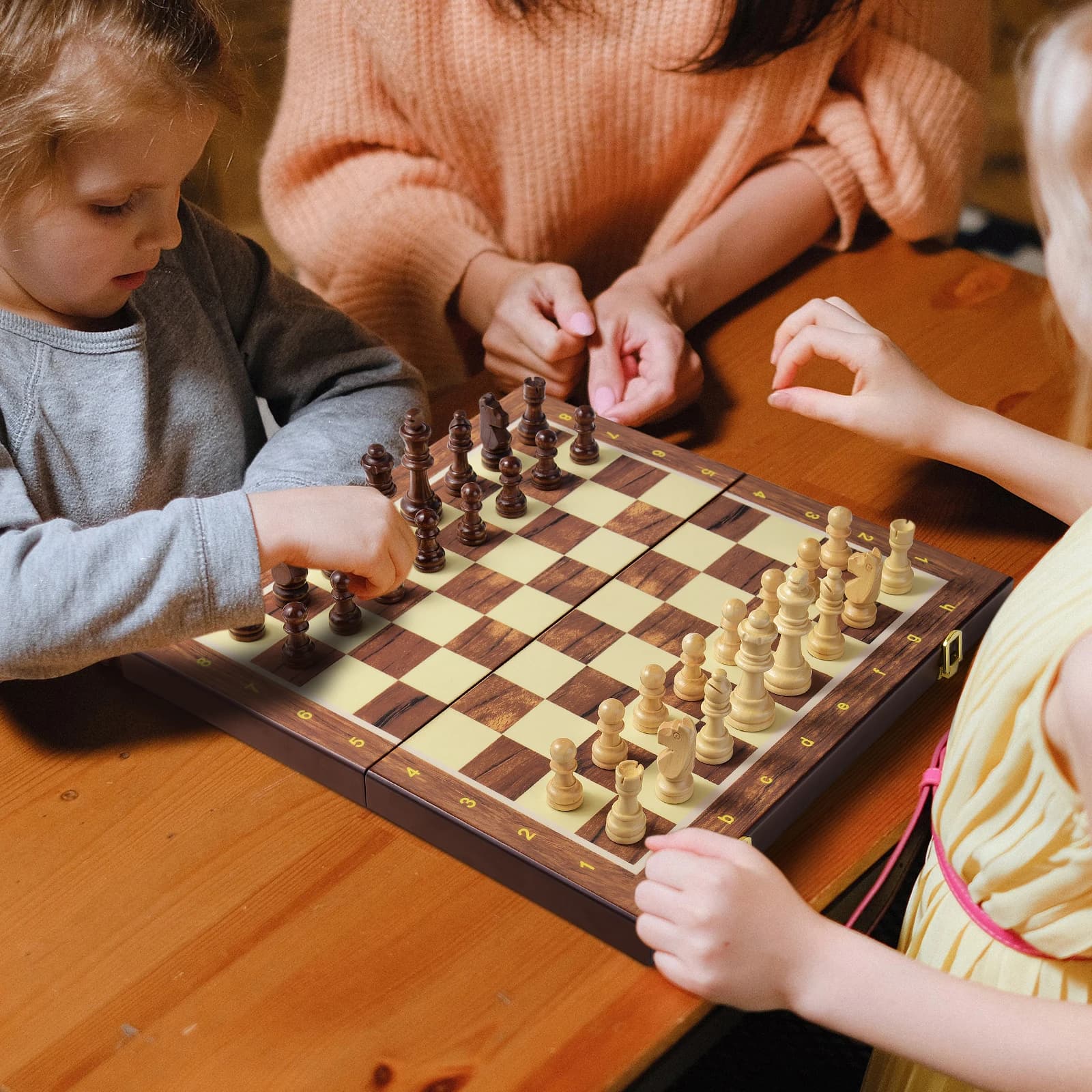 Pronto per la spedizione Set di giochi di pezzi di scacchi per lo sviluppo pieghevoli di fascia alta con gioco da tavolo con cassetta di sicurezza