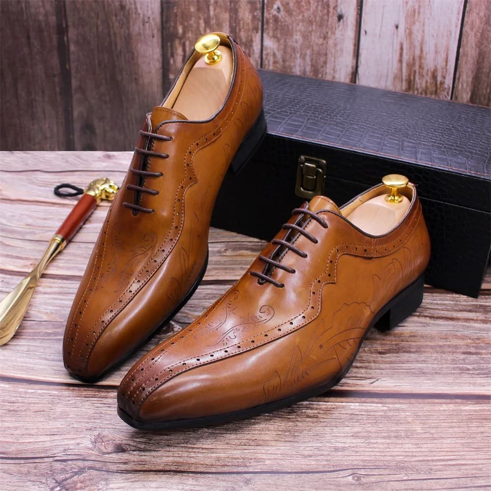 New Luxury Real Leather Business Shoes Men's Genuine leather Pointed Man's Dress Leisure Shoes Brown Carved Oxford Shoes A124