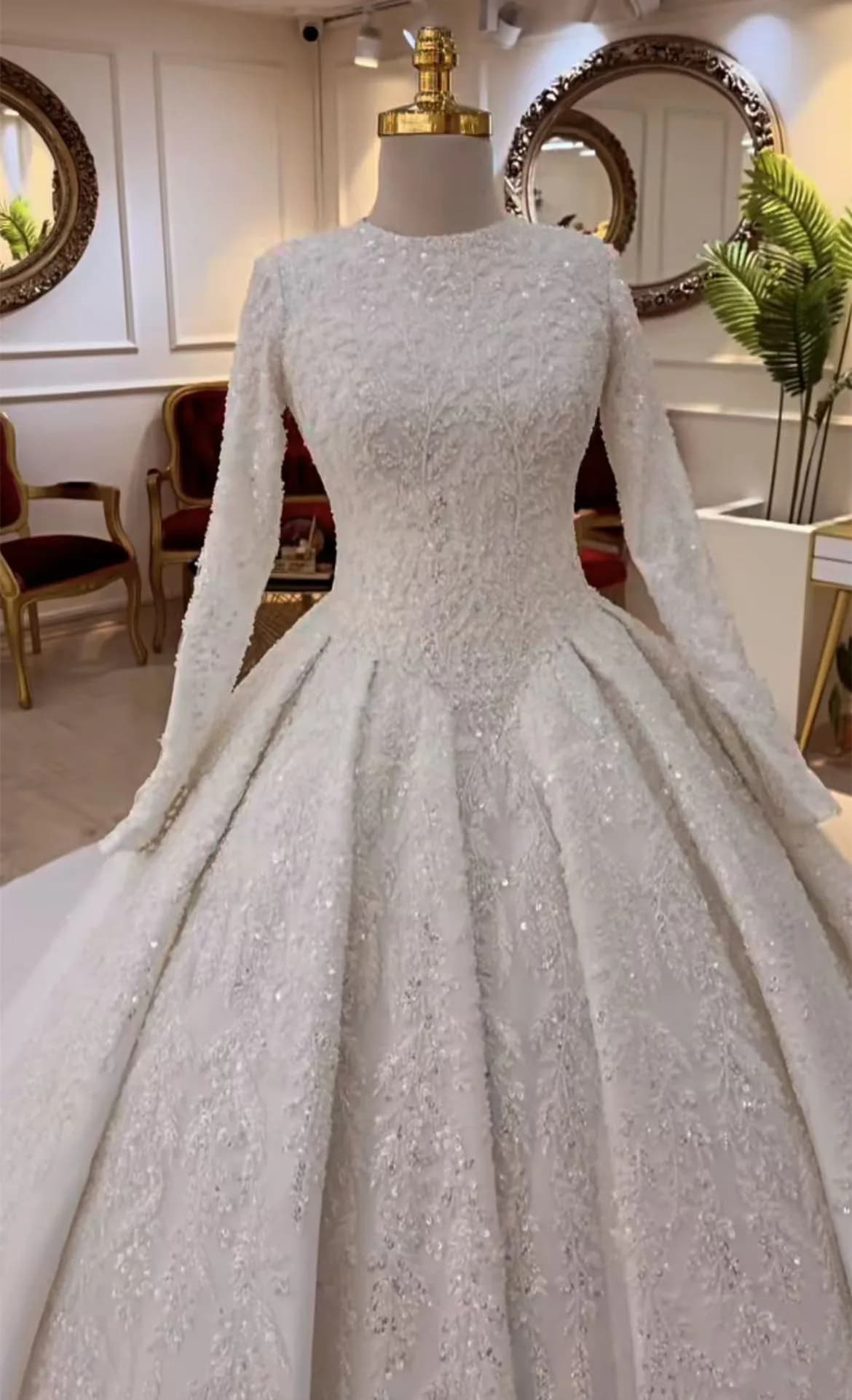 Abiti da sposa musulmani di lusso a ball gown 2026 con scollo a O, perline e pizzo, a maniche lunghe, abiti da sposa arabi, Vestidos de novia
