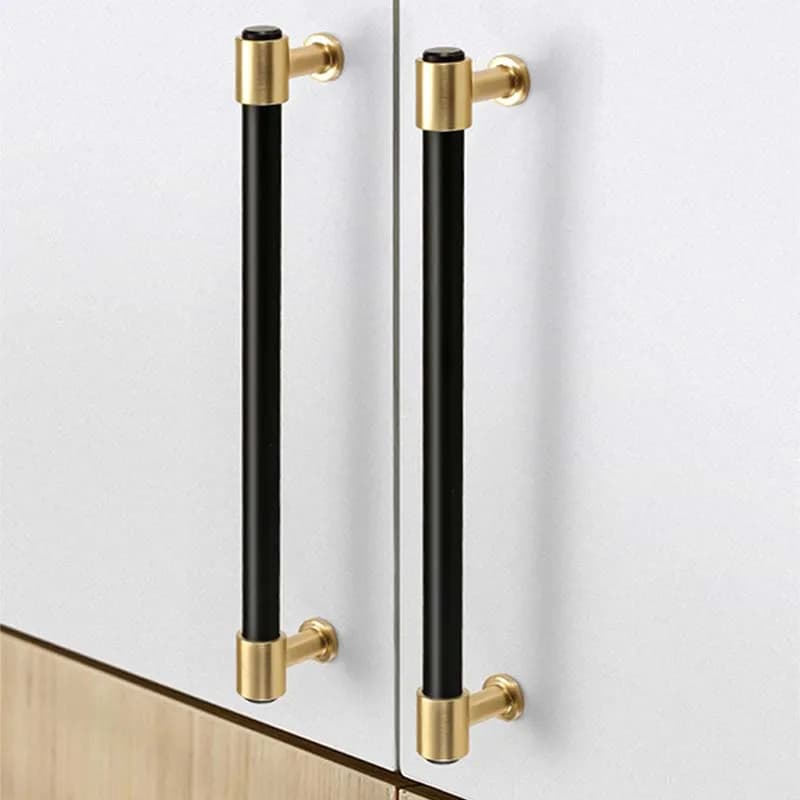 Porta dell'armadio moderna e leggera in oro di lusso, maniglia in rame puro massiccio, asta rotonda nordica, cassettiera a foro singolo, tutte le maniglie in rame
