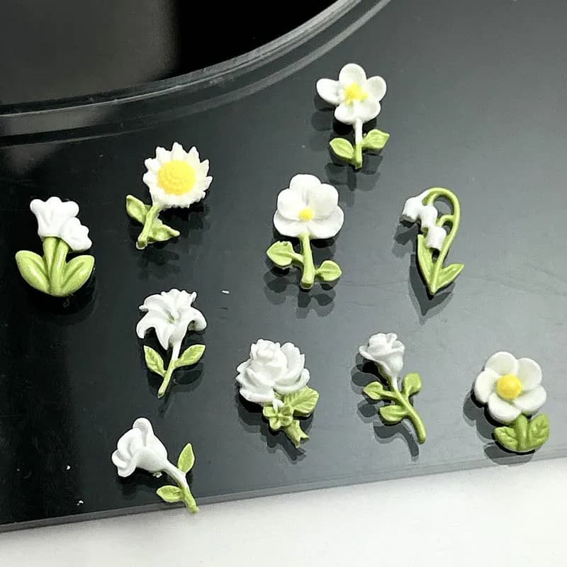 50 pezzi di resina leggera luminosa dolce piccola simulazione fresca giglio della valle piccola margherita fiore orecchini patch accessorio per nail art