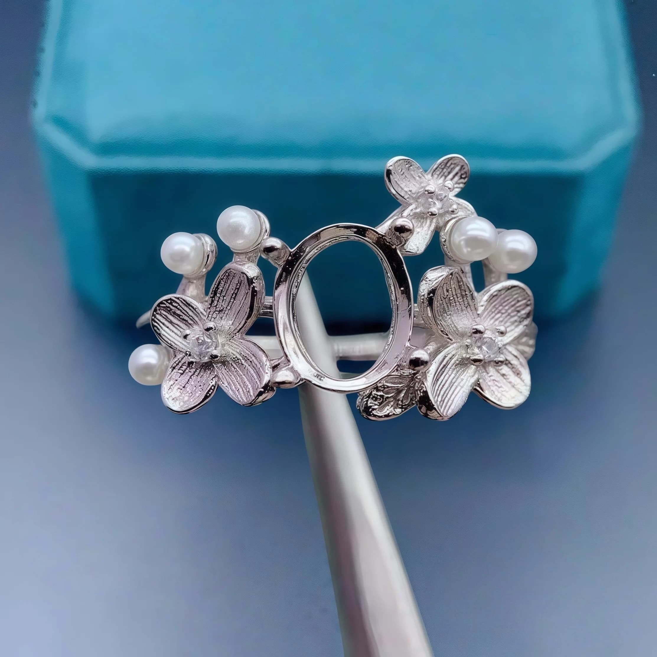 Impostazione 6 * 8mm Pietra ellittica Moda fai da te Porta anello vuoto S925 Argento sterling Fine Flower Design Fascino Gioielli da sposa per donna