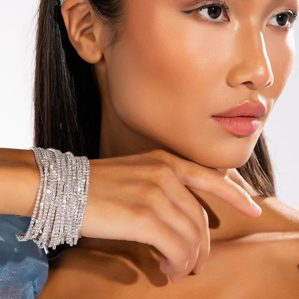 2024 nuovo elegante braccialetto multistrato con strass matrimonio per le donne gioielli di moda braccialetto a catena a mano in cristallo regali di compleanno