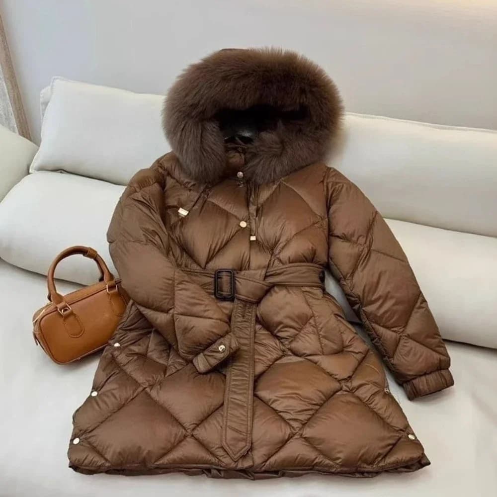 Nuovo colletto piumino d'anatra bianco tendenza moda cappotto con cintura con cappuccio donna vera pelliccia di volpe piumino donna di lusso 2025 autunno inverno