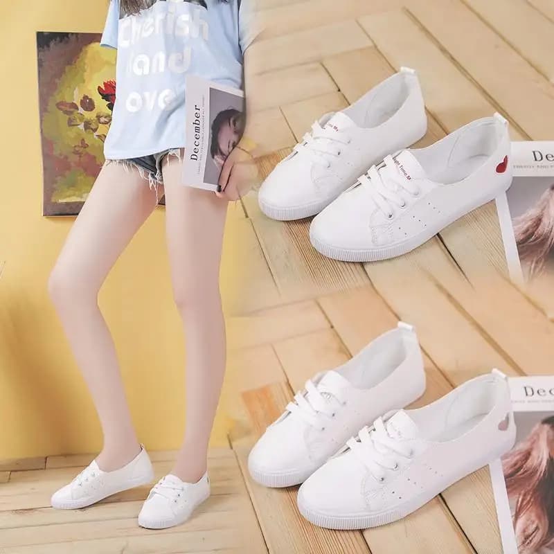 Nuove Sneakers Bianche Estive 2024 da Donna, Scarpe Traspiranti con Suola Piatta, Versatili, Stile Coreano, Scarpe Bianche a Forma di Cuore