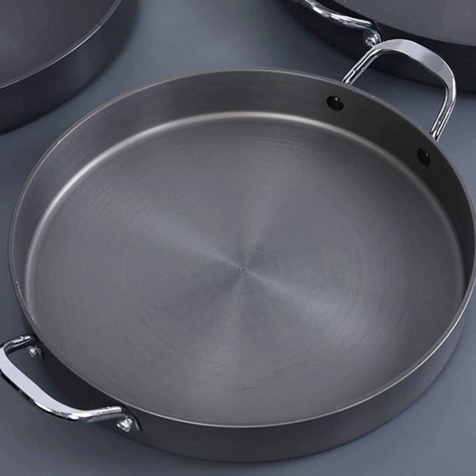 Korean pan with non-stick coating, round plate for barbecue, indoor and outdoor kitchen pan