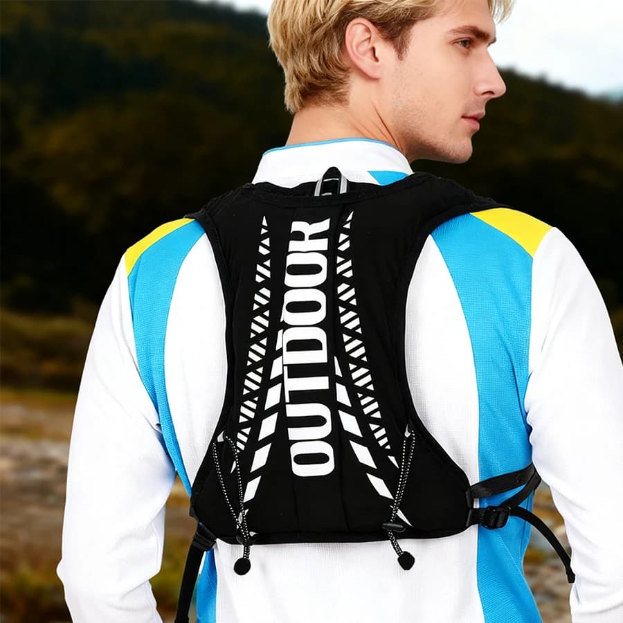 Hydrating vest for Running, Lightweight and Breathable, Phone for Men and Women, 5L Hydrating Backpack for Trail Running