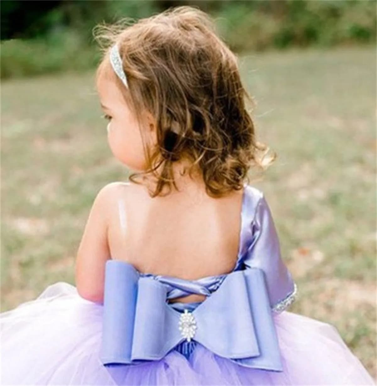Abito da ragazza di fiore personalizzato per matrimonio Tulle soffice perline spalla singola con fiocco Primo abito da festa di compleanno eucaristico per bambini