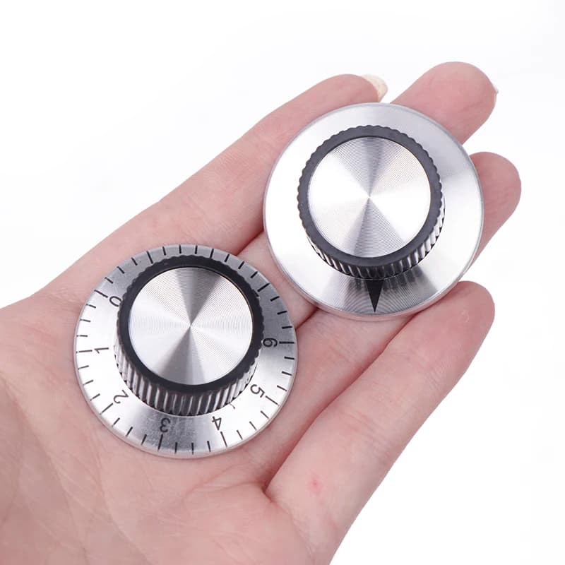 1 Pezzo Manopola per Pedale Effetti con Asta da 6MM, Accessori Fai da Te, Manopola Cromata Vintage per Amplificatore Chitarra, Manopola con Indicazione a Freccia