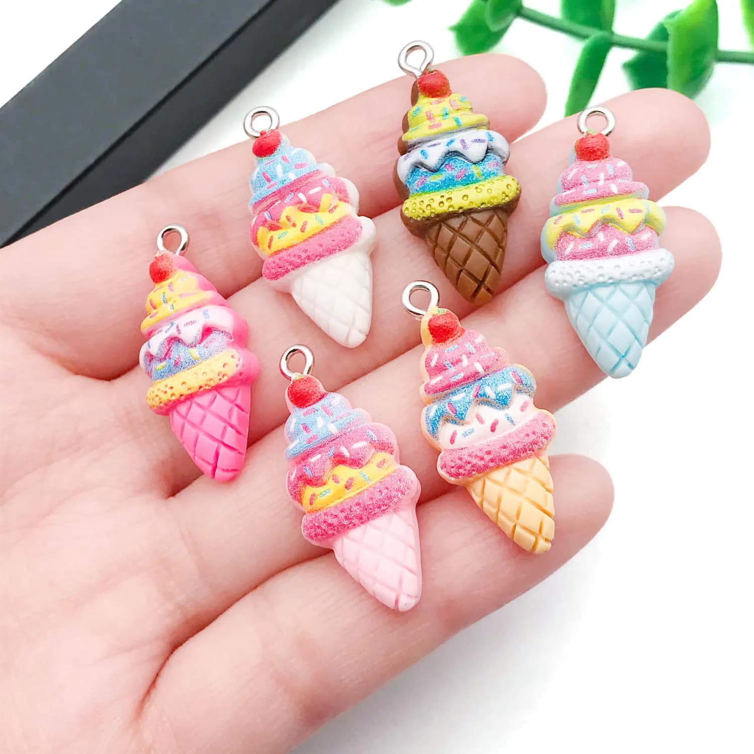 Set di pendenti in resina con gelato alla fragola da 5/12 pezzi - Per orecchini, bracciali, collane e portachiavi/accessori fatti a mano