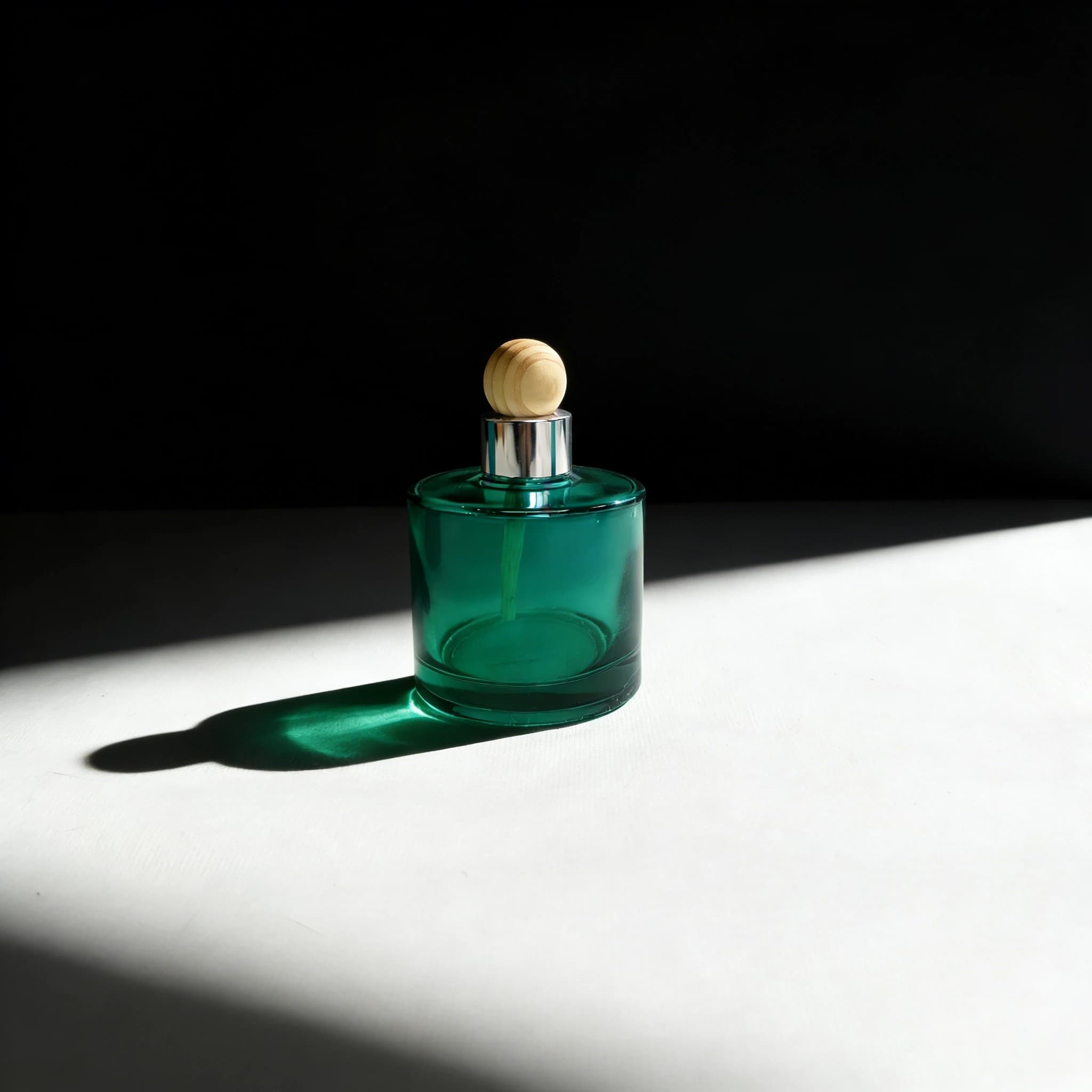 Bottiglia in Vetro per Aromaterapia da 200ml con Bastoncini Diffusori in Legno, Contenitore Profumato a Lunga Durata, Recaricabile per Oli Essenziali