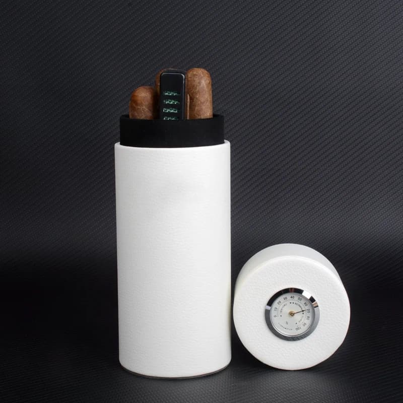 Portasigari in Pelle Bianca, Tubo Rivestito in Legno di Cedro, Mini Humidor da Viaggio con Umidificatore e Igrometro, Portasigari con Logo C