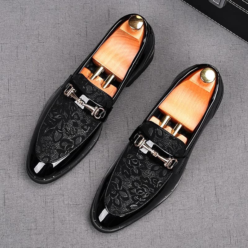 Scarpe da uomo firmate fatte a mano in pelle da sposa scarpe eleganti britanniche di lusso formale da guida d'affari scarpe casual da uomo nuovi mocassini