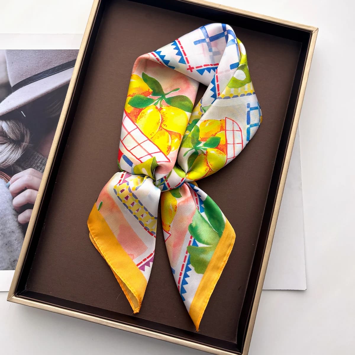 Foulard Quadrato in Finta Seta per Donne, Bandana con Stampa Limoni, Elegante Fascia per Capelli, Hijab di Lusso, Sciarpa Elegante